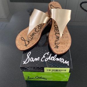 GET THESE! NWT Sam Edelman Jayne flats in gold